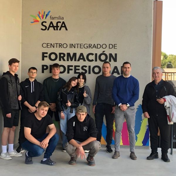 SaFa Valladolid has started the experience of the presence of Erasmus students, the first ones being students from Poland.  This is also a magnificent opportunity for our students.