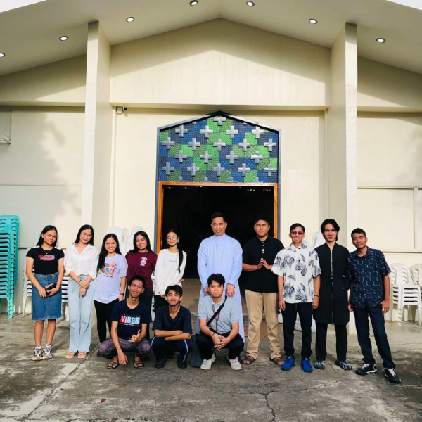 El Encuentro de jóvenes y el Programa de Extensión Infantil Nazaret, celebrado los días 26 y 27 de abril de 2025 en el Centro de Servicios Estudiantiles del Colegio Gabriel Taborin de Davao, fue un acontecimiento vibrante y espiritualmente enriquecedor tanto para los jóvenes como para los niños.
