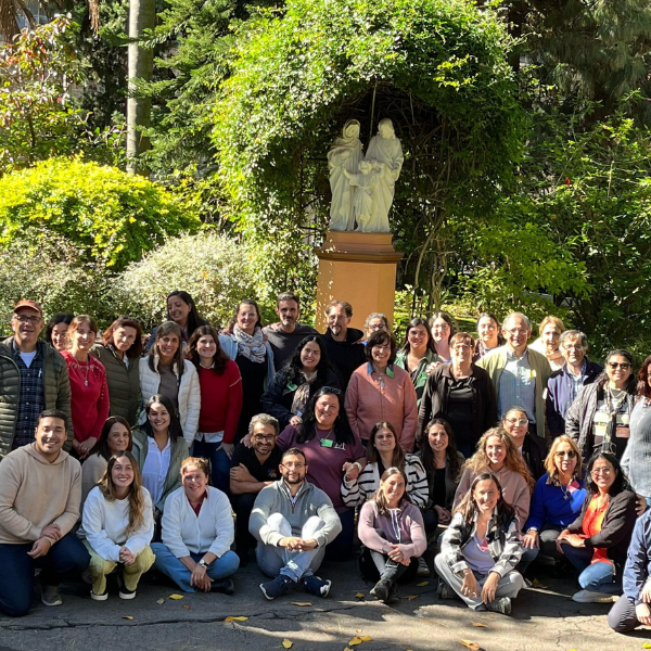 Bajo el lema “Buscadores”, las comunidades educativas de Sa-Fa de Uruguay, el sábado 26 de Abril compartimos el Encuentro de Educadores en el Colegio San Juan Bautista, que generosamente nos recibió. Y vivimos con fuerza el 