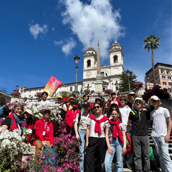 A group of students from the Charles de Foucauld school in Lyon took part in the Jubilee of Adolescents in Rome from 23 to 27 April. It was planned to participate in the canonisation of Charles Acutis, but in the end the death of Pope Francis has changed some of the celebrations.