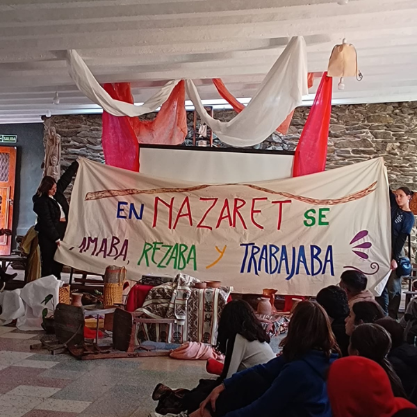 Del 18 al 21 de junio se ha celebrado la Acampada Juvenil de Espiritualidad Nazarena ( AJEN 1 ) con el lema:  “Bajo el humilde techo de Nazaret”. El encuentro se celebró en la Villa Sagrada Familia de San Antonio de Arredondo, Córdoba, Argentina. Participaron unos 100 jóvenes, catequistas y 3 Hermanos.